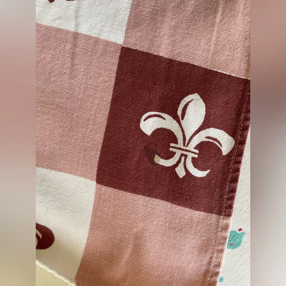 True Vintage Cotton Fleur De Lis Tablecloth New Orleans Mardis Gras